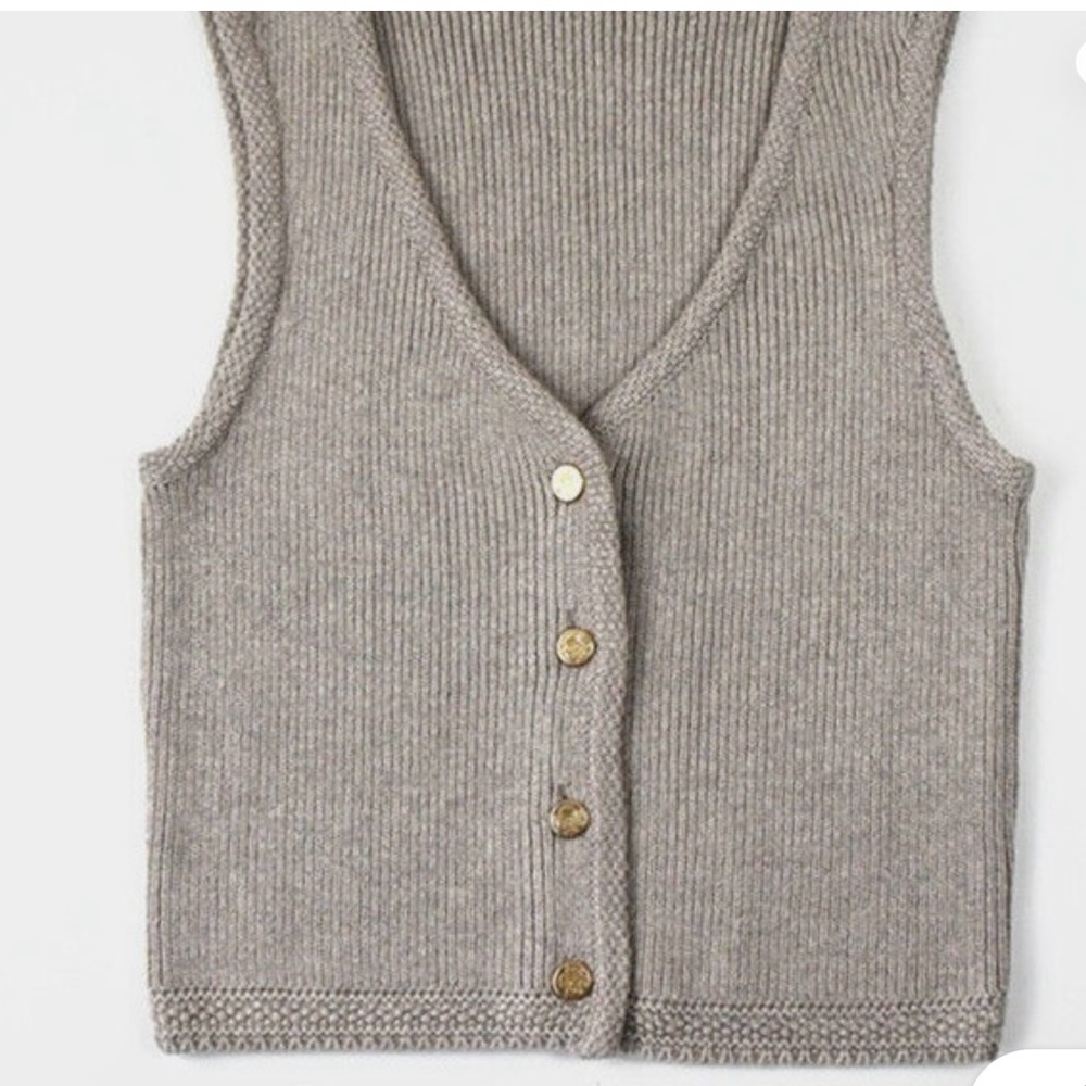 Abercrombie & Fitch Tan V-Neck Sweater Vest